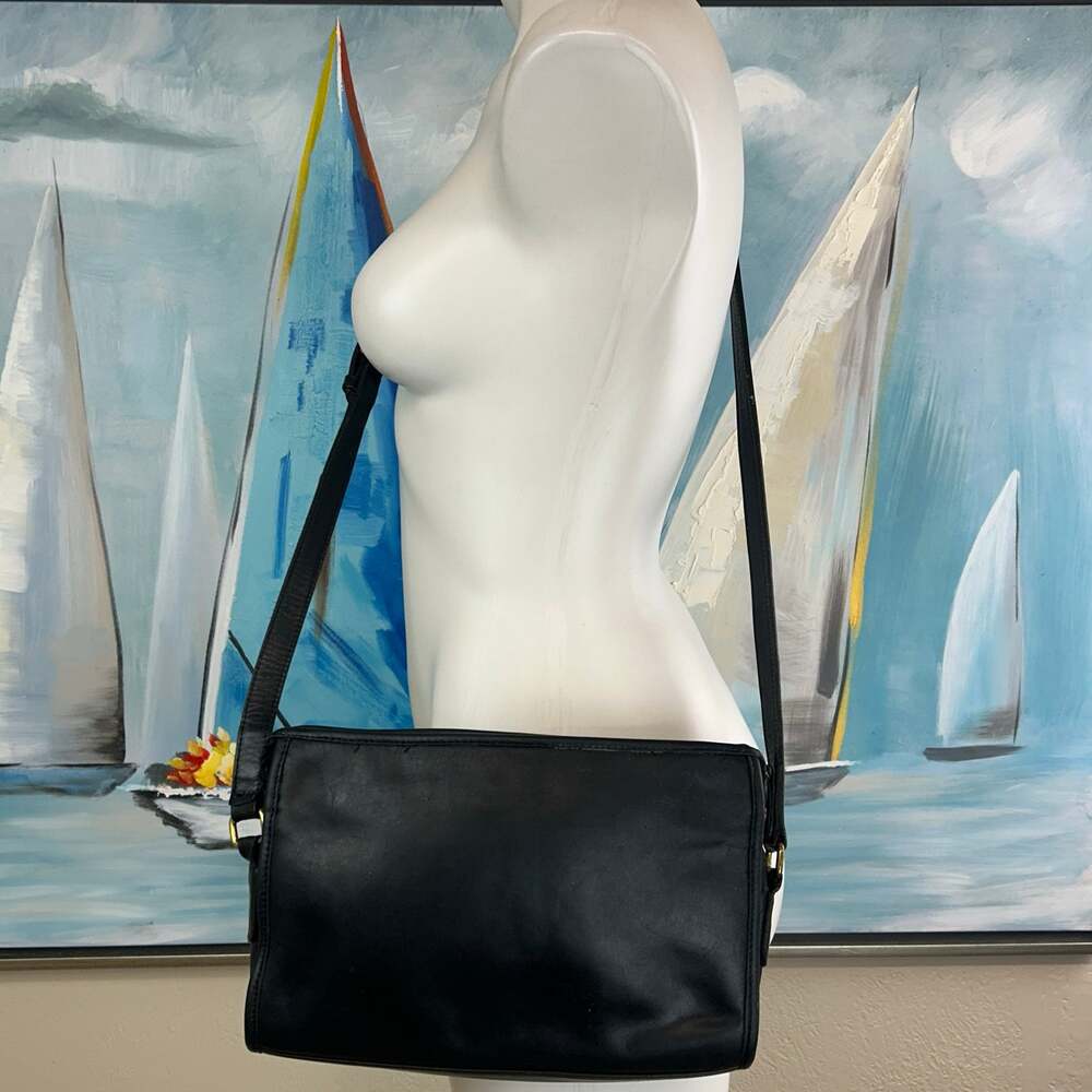 Vintage black leather Coach Taylor Zip (Style 9944) purse
